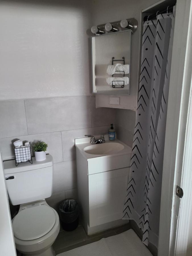 Modern Studio Retreat With King Bed - Cozy Comfort Pahokee 외부 사진